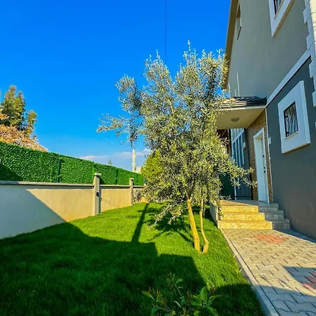 Goel Villalari Villa