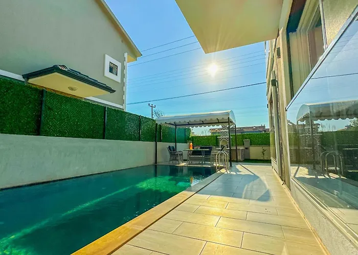 Goel Villalari Villa