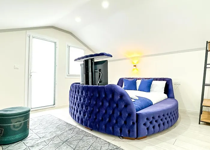 Goel Villalari Villa