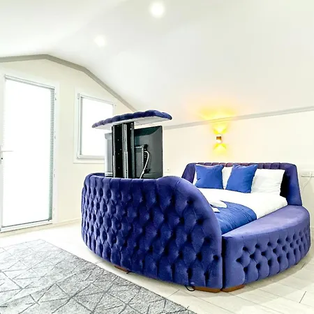 Goel Villalari فيلة