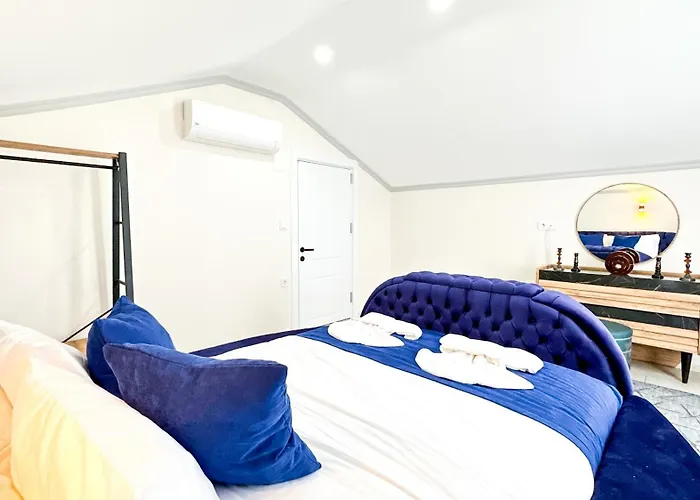 Goel Villalari Willa *